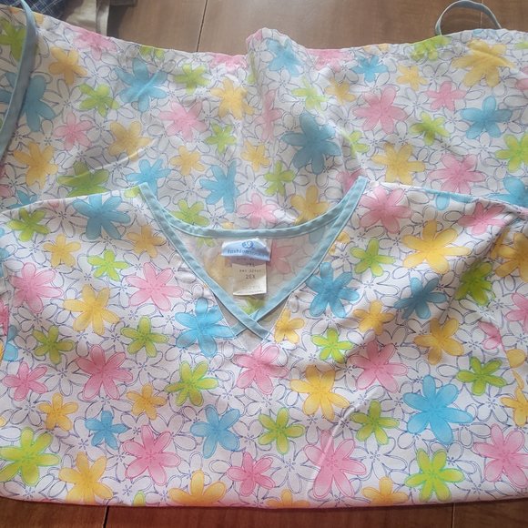 💚SB Fashion Scrub 2XL Top  Flowers Pastel Colors - Picture 4 of 6